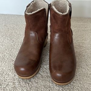 Women's Universal Thread Fawn Clog Boots